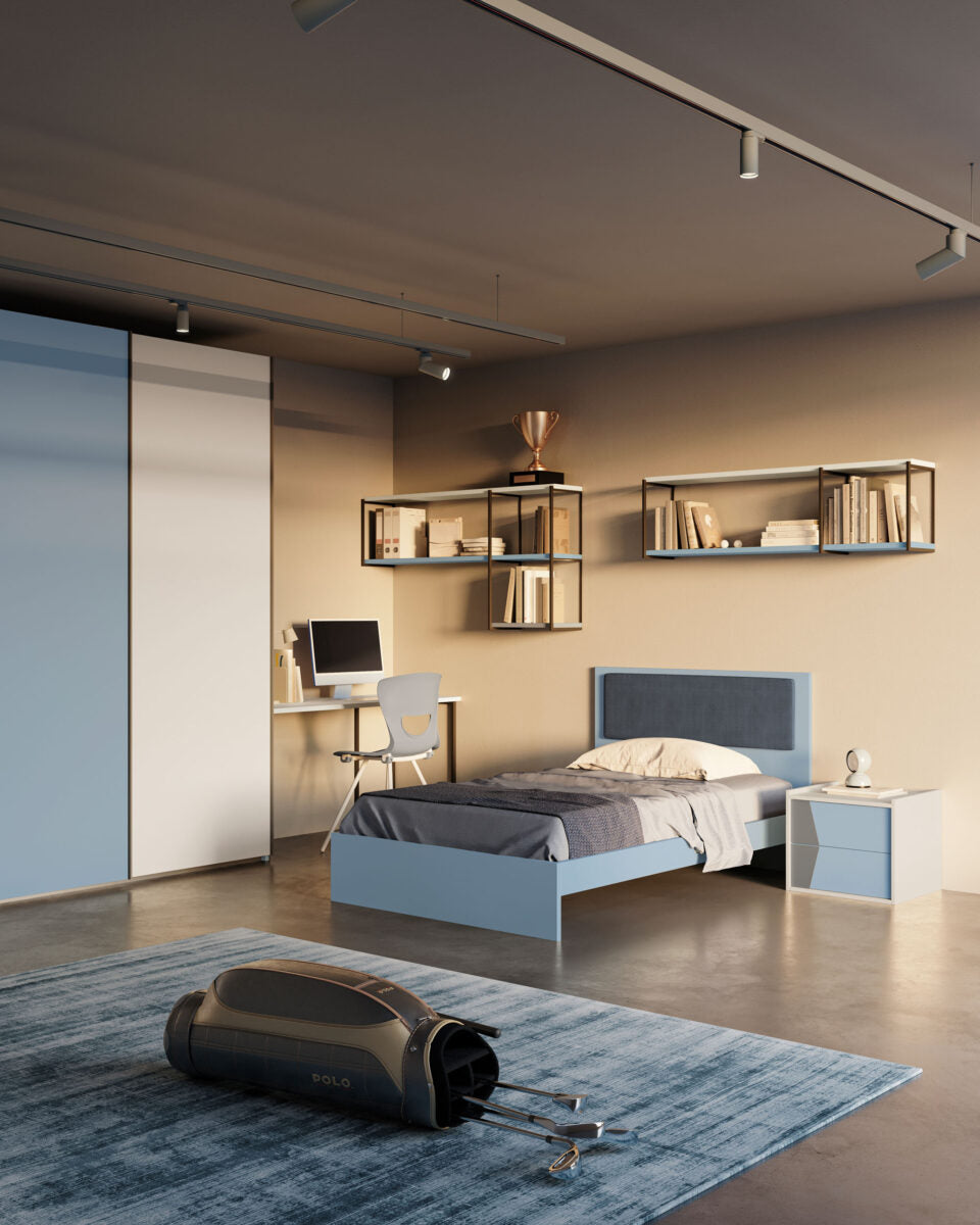 Composizione cameretta con armadio a 3 ante scorrevoli bicolore, letto con comodino e angolo scrivania con elementi metallici sospesi