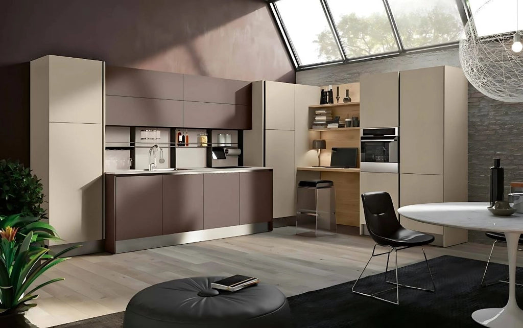 Composizione cucina angolare con zona home office e schienale attrezzato
