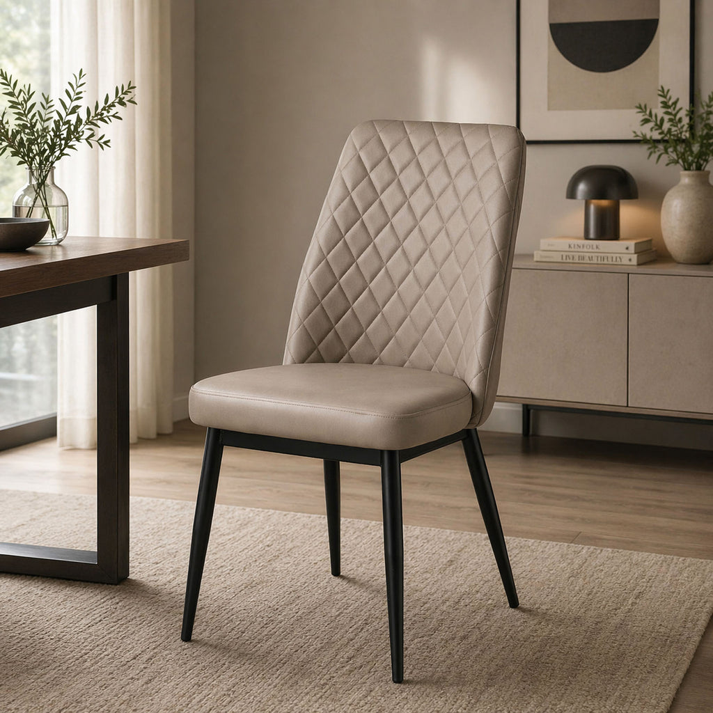 Sedia in microfibra con gambe metallo nero