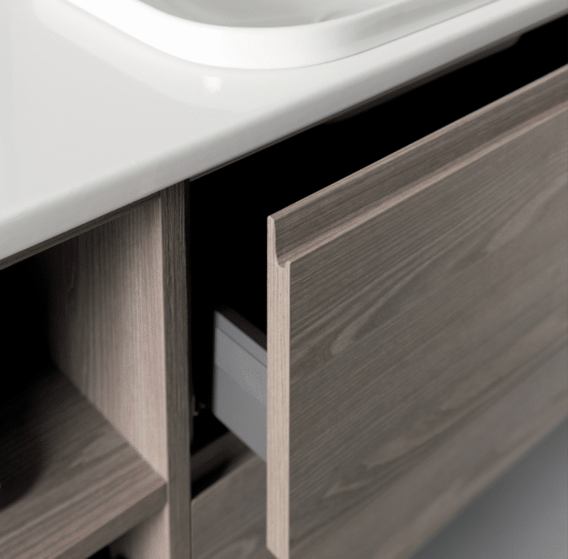 Mobile bagno con base portalavabo sospesa con cassetti e elementi a giorno e elemento a giorno in metallo brunito