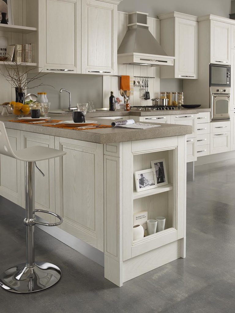 Composizione cucina angolare in stile classico-contemporaneo