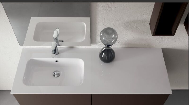 Base portalavabo sospesa con cassetti e specchiera rettangolare con faretto LED