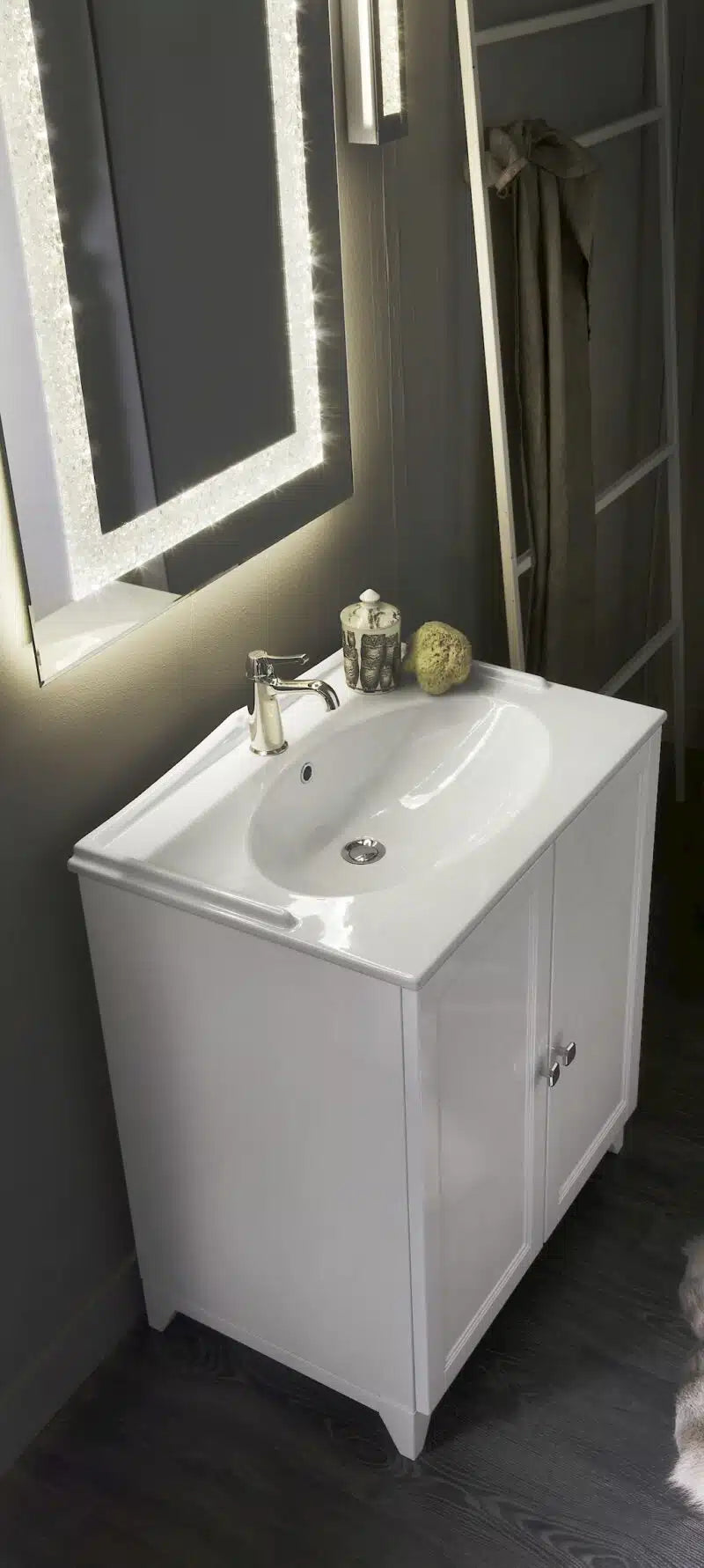 Composizione bagno stile Vintage con specchiera e libreria a giorno