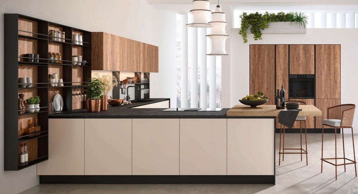 Composizione cucina ad angolo con piano Snack, boiserie e parete colonne