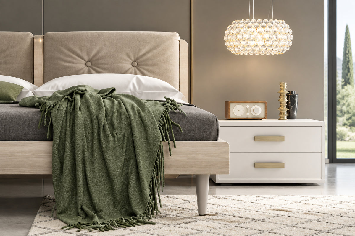 Composizione cameretta con armadio ad ante scorrevoli, letto testata legno/imbottita e gruppo comodini/comò
