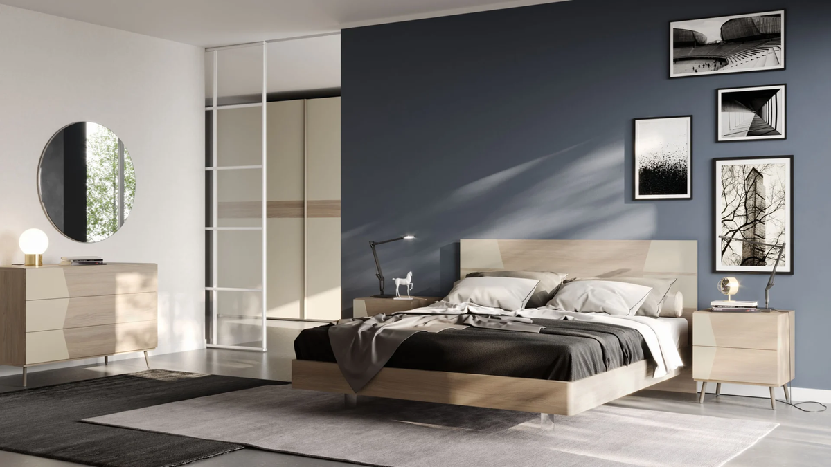 Composizione camera matrimoniale con armadio a 2 ante scorrevoli, letto con piedini conici in plexiglass e gruppo comodini/comò